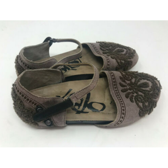 Kalamazoo Embroidered Mary Jane - Picture 2 of 5